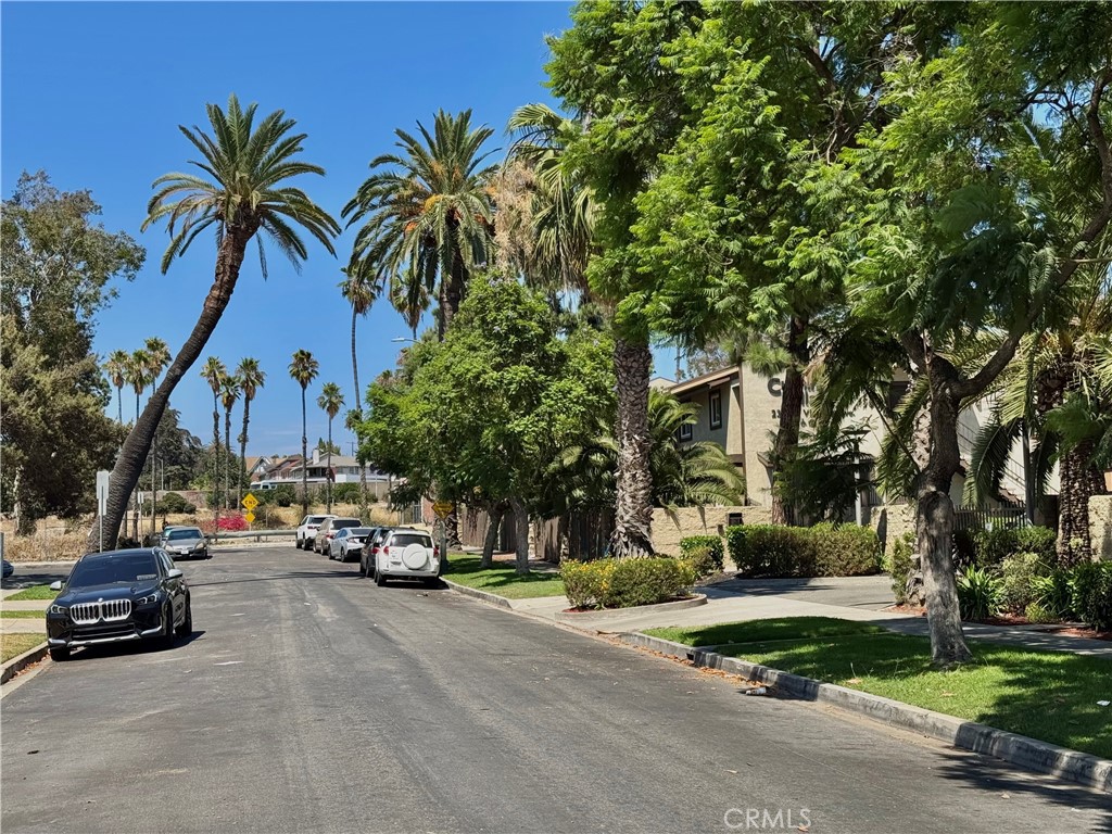 https://media.crmls.org/medias/c7ce1fd4-f5f3-4067-854e-d6b975ce6000.jpg?preset=X-Large