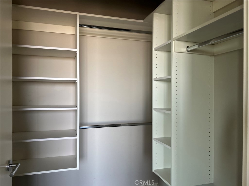 https://media.crmls.org/medias/c7cf50b3-ba55-42a2-8d3a-2cb14a2c3dd6.jpg?preset=X-Large