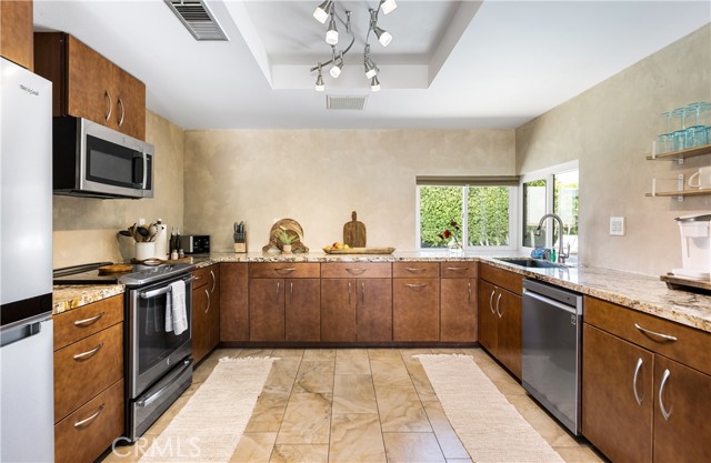 11205 Foxdale Drive, Desert Hot Springs CA: https://media.crmls.org/medias/c7cf8639-160b-4d8d-a639-25e248446169.jpg