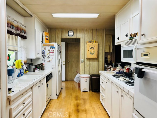 4000 Pierce Street, Riverside CA: https://media.crmls.org/medias/c7d05a01-c190-42d0-ad19-f0951a958b92.jpg