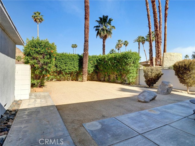Detail Gallery Image 3 of 25 For 46228 Lou Circle, Indian Wells,  CA 92210 - 2 Beds | 2 Baths