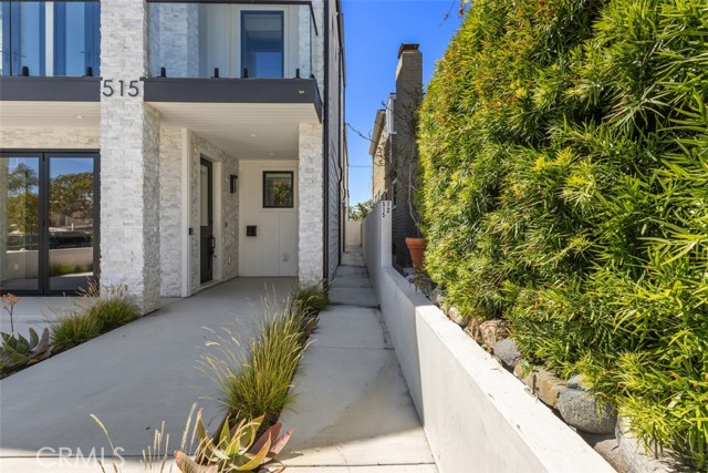 515 1/2 Jasmine, Corona del Mar CA: https://media.crmls.org/medias/c7d0f4d4-5cdb-4237-bad4-846fd7a3686f.jpg
