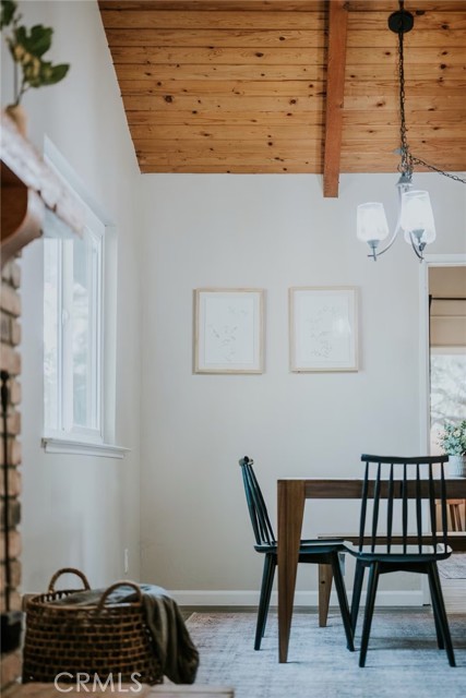 51259 Bon Veu Drive, Oakhurst CA: https://media.crmls.org/medias/c7d1f51d-cc1d-4a4e-871a-5eb2c73f7c8d.jpg