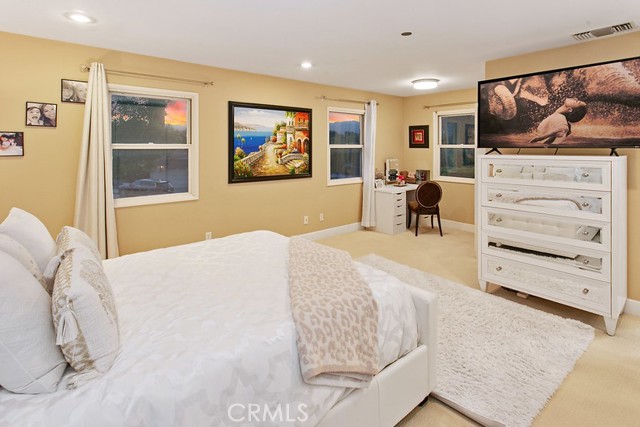 Detail Gallery Image 5 of 11 For 7900 Vicki Ave, West Hills,  CA 91304 - 4 Beds | 3 Baths
