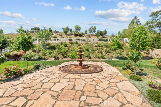 30444 Hidden Valley Court, Castaic CA: https://media.crmls.org/medias/c7d29365-6e7c-478a-8893-a0500865c3f9.jpg