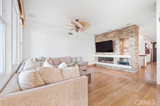5 Sea View Lane, Newport Coast CA: https://media.crmls.org/medias/c7d2f613-5b49-453c-af42-a612b3dfcd62.jpg
