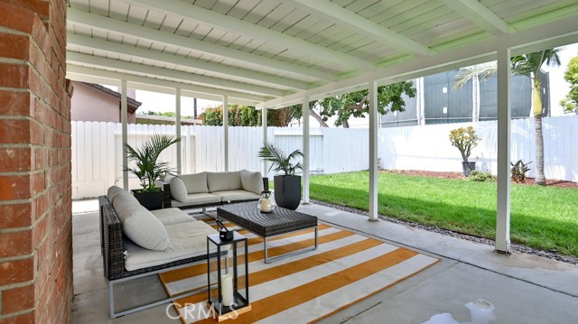 2737 Lorenzo Avenue, Costa Mesa CA: https://media.crmls.org/medias/c7d328ed-c16e-4395-9683-46fe7ae8699c.jpg