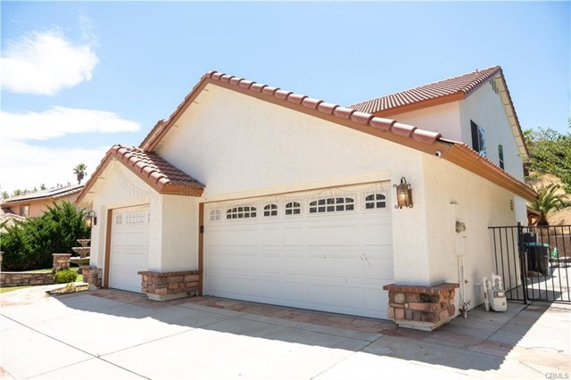 Detail Gallery Image 2 of 39 For 7254 Ojai Dr, Palmdale,  CA 93551 - 5 Beds | 3 Baths