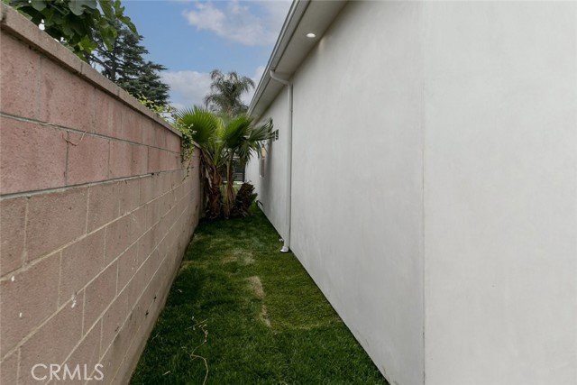 15009 Wyandotte Street, Van Nuys CA: https://media.crmls.org/medias/c7d39ad6-4da7-41a4-8825-98a30de1fe3a.jpg