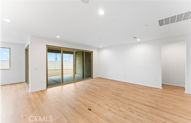 25200 Forest Hills Drive, Menifee CA: https://media.crmls.org/medias/c7d3ea8b-468c-4374-82b0-c6d660aa00e6.jpg