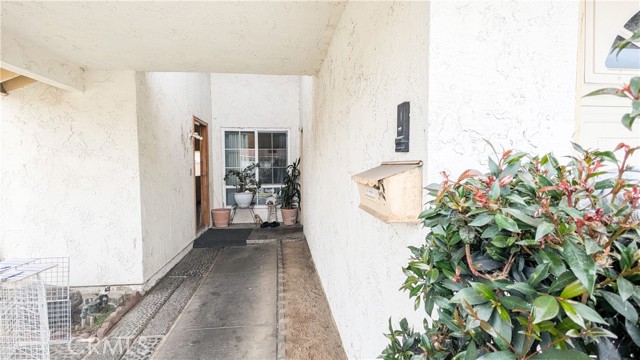 13522 Carnaby Street, Cerritos CA: https://media.crmls.org/medias/c7d4907f-1b2e-433a-b7ae-ef8f5c34b80a.jpg