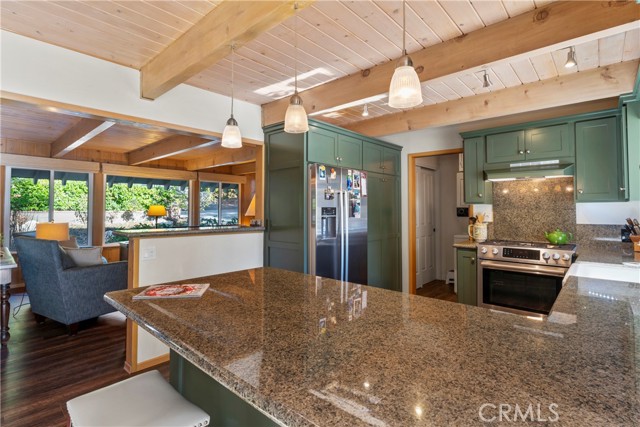 Detail Gallery Image 15 of 68 For 27685 High Knoll Rd., Lake Arrowhead,  CA 92352 - 4 Beds | 4 Baths