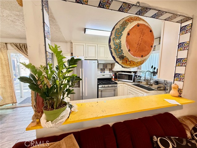 Detail Gallery Image 10 of 34 For 19107 Lyle Ave, Corona,  CA 92881 - 3 Beds | 2 Baths