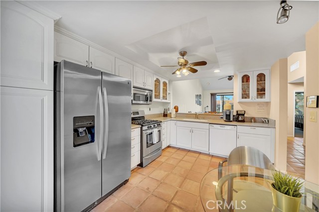 Image 15 for 76506   Begonia LN