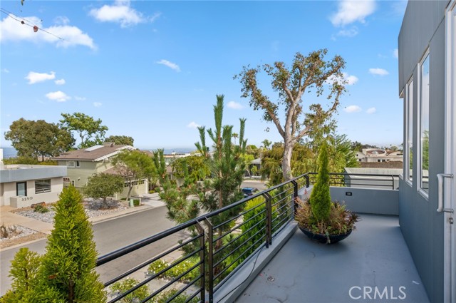 3251 Rimcrest Circle, Laguna Beach CA: https://media.crmls.org/medias/c7d73b17-36be-4f5e-961d-131ac18fa7da.jpg