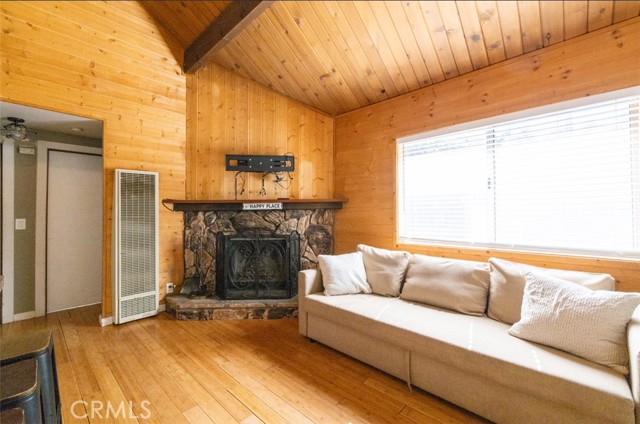 Detail Gallery Image 10 of 20 For 32905 Chipmunk Ln, Arrowbear,  CA 92382 - 2 Beds | 1 Baths