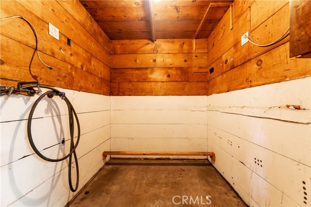 Bonus room in the back of the garage