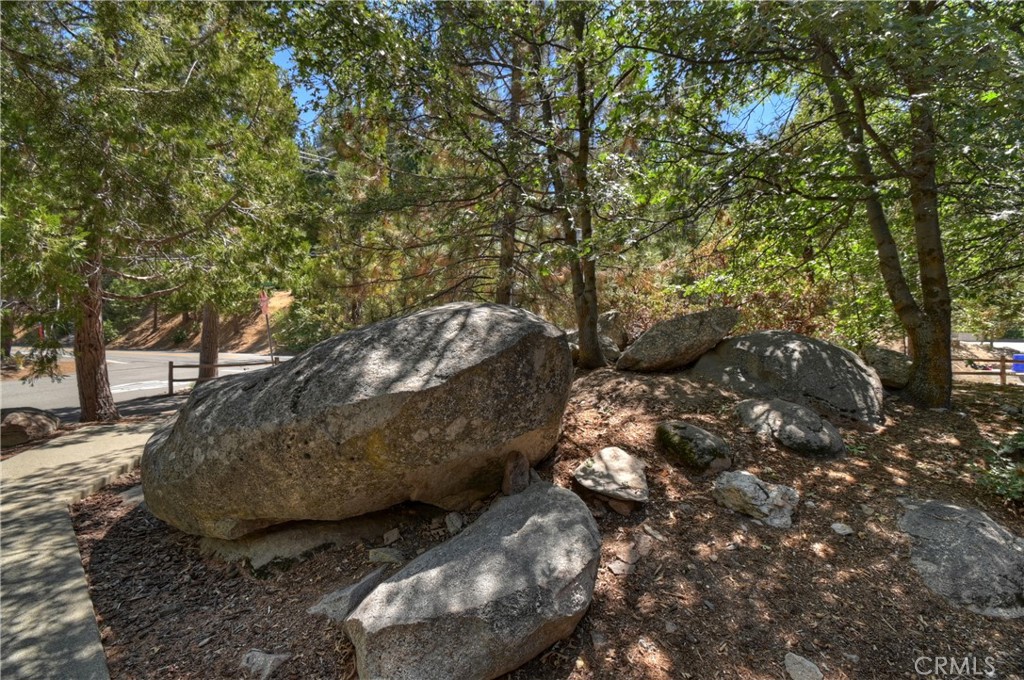 https://media.crmls.org/medias/c7d8dfe9-0bef-4ffd-967a-77d8955697e7.jpg?preset=X-Large