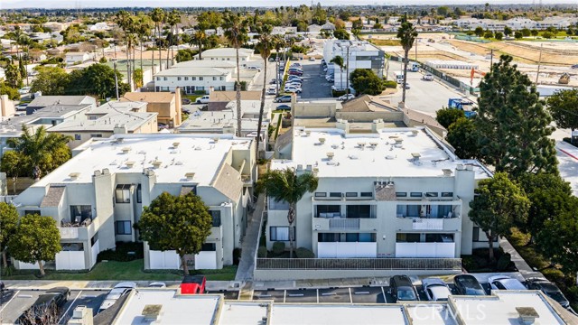 Detail Gallery Image 33 of 33 For 17722 Sergio, Huntington Beach,  CA 92647 - 2 Beds | 2 Baths