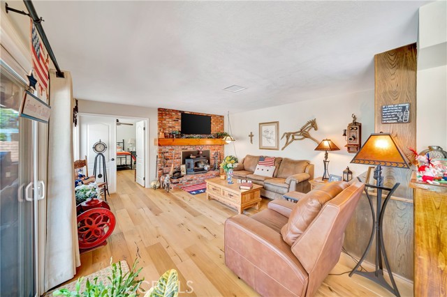 Detail Gallery Image 24 of 74 For 433 Fairway Dr, Palmdale,  CA 93551 - 5 Beds | 3/1 Baths