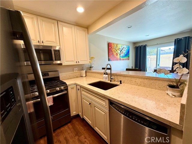 Detail Gallery Image 6 of 31 For 1371 S Walnut St #3006,  Anaheim,  CA 92802 - 2 Beds | 1/1 Baths