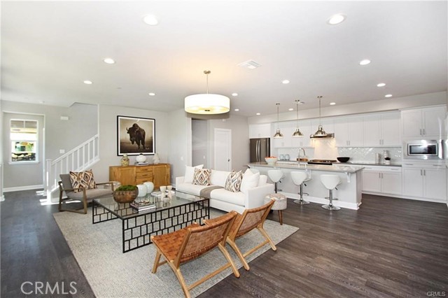 Detail Gallery Image 4 of 30 For 155 N Wabash Ave #1,  Glendora,  CA 91741 - 3 Beds | 3/1 Baths