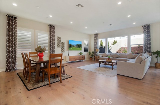 Detail Gallery Image 5 of 40 For 57 Sagan, Irvine,  CA 92618 - 5 Beds | 4/1 Baths