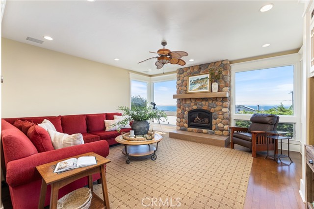 Detail Gallery Image 11 of 60 For 3412 Gilbert Ave, Cayucos,  CA 93430 - 4 Beds | 2/1 Baths