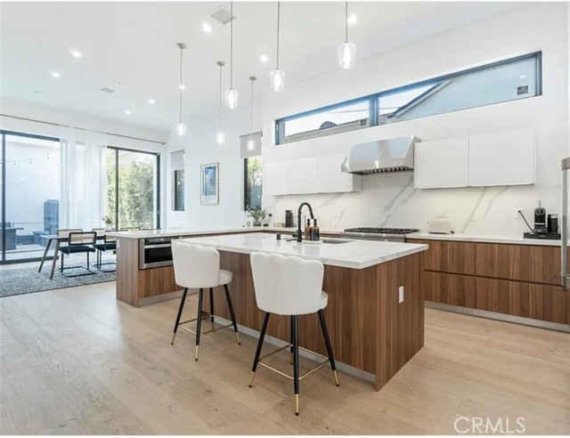 Detail Gallery Image 2 of 23 For 12136 Clarkson Rd Rd, Los Angeles,  CA 90064 - 3 Beds | 2/1 Baths