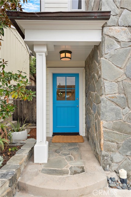 31602 Santa Rosa Drive, Laguna Beach CA: https://media.crmls.org/medias/c7dd0a29-75d8-49e4-ae2d-dbe35f14385e.jpg