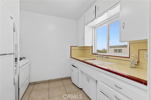 Image 19 of 25 For 4169 Myrtle Avenue