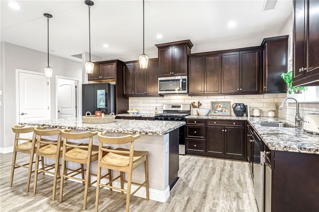 1206 Bristlecone Drive, Madera CA: https://media.crmls.org/medias/c7de65ae-0aa4-45b9-a125-0fc2a4a92dc9.jpg