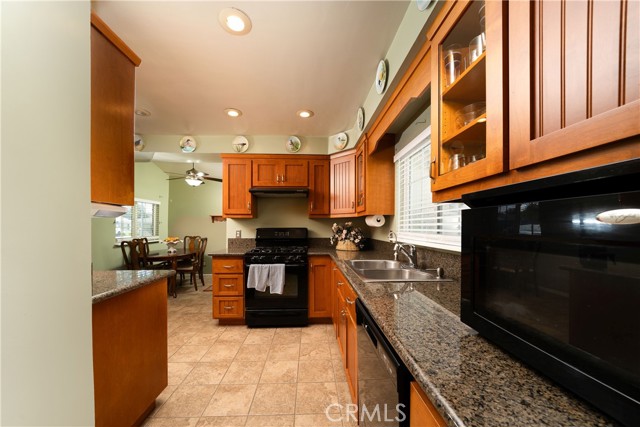 1626 Grove Place, Fullerton CA: https://media.crmls.org/medias/c7de6817-42a9-4db6-b773-493acb7bfbae.jpg