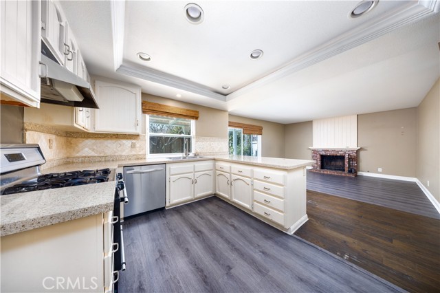 29 Farragut, Irvine CA: https://media.crmls.org/medias/c7df6f4b-80a0-4161-a4c7-4280e8fa3e49.jpg