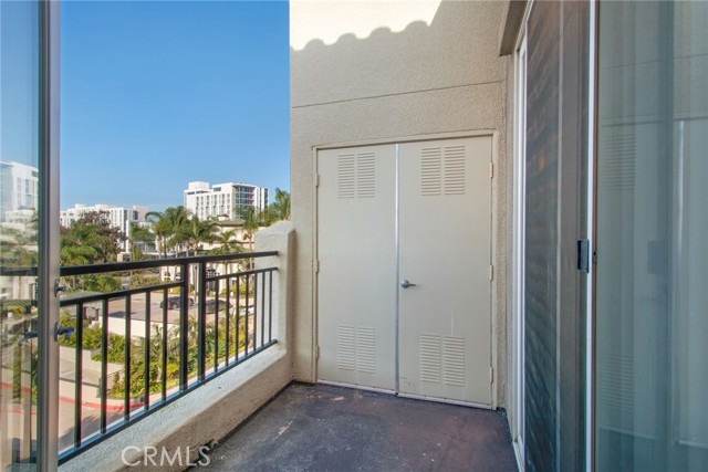 Detail Gallery Image 6 of 27 For 9229 Regents #L406,  La Jolla,  CA 92037 - 2 Beds | 2 Baths
