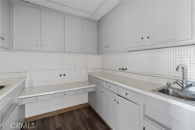 8719 Woodley Avenue, North Hills (los Angeles), California 91343, ,Commercial Lease,For Rent,8719 Woodley Avenue,CRSR25023132