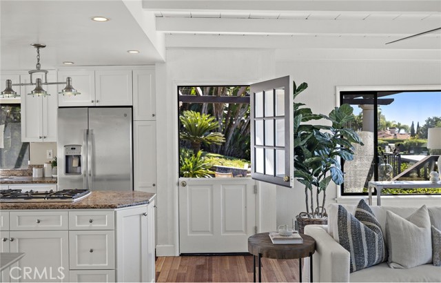 Detail Gallery Image 5 of 40 For 32056 Coast Highway, Laguna Beach,  CA 92651 - 3 Beds | 1 Baths