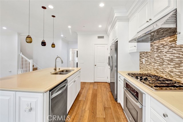 34 Somerton, Irvine CA: https://media.crmls.org/medias/c7e1f45b-bc8f-4335-8267-6ea1e5f6b35f.jpg