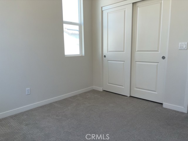 15992 Jaime Lane, Fontana CA: https://media.crmls.org/medias/c7e225e1-c7a7-4f92-a05e-bf4dd5b48796.jpg