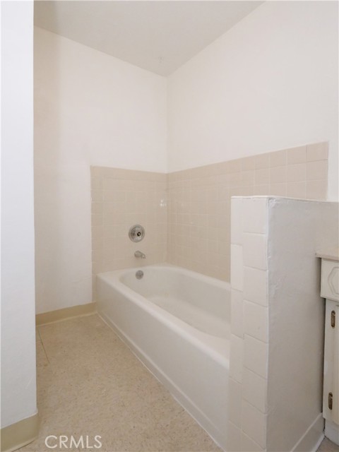 1569 W 218th Street, Torrance CA: https://media.crmls.org/medias/c7e25702-c799-49dc-8051-75b003e8cc5a.jpg