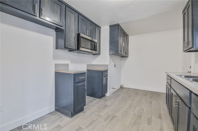 9218 Hooper Avenue, Los Angeles CA: https://media.crmls.org/medias/c7e3cfcd-8beb-48b1-8e67-c97478e931ae.jpg