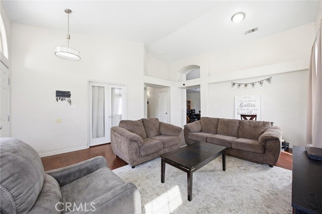 Detail Gallery Image 9 of 42 For 3802 Windflower Ave, Bakersfield,  CA 93313 - 3 Beds | 2 Baths