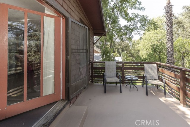 1010 N Madison Avenue, Pasadena CA: https://media.crmls.org/medias/c7e4db5f-005b-42c1-b8af-4f59246e2801.jpg