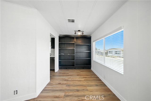 626 N Dearborn, Redlands CA: https://media.crmls.org/medias/c7e4fe8e-8d01-4322-9547-227beb894c15.jpg
