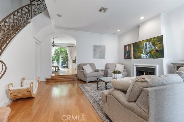 Detail Gallery Image 4 of 23 For 2753 Piedmont Ave #3,  Montrose,  CA 91020 - 2 Beds | 2/1 Baths