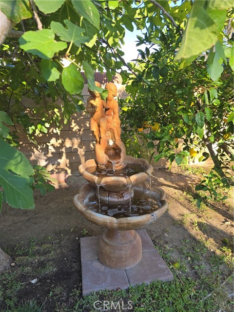 5034 Marseilles Court, Palmdale CA: https://media.crmls.org/medias/c7e67958-cfa3-47a2-b024-8baaddf52c57.jpg