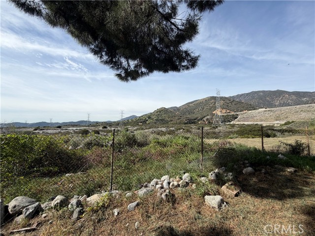 Detail Gallery Image 10 of 16 For 2489 Burt St, Upland,  CA 91784 - 4 Beds | 3 Baths