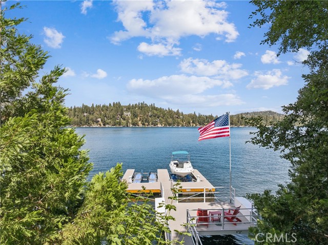 27990 Peninsula Drive N, Lake Arrowhead, CA 92352