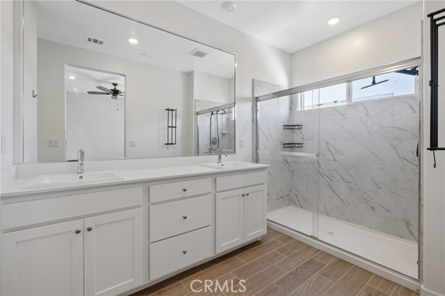 1754 N Aster Lake Road, Hanford CA: https://media.crmls.org/medias/c7e81ab2-34f2-4030-85b5-9715bbebfa5a.jpg