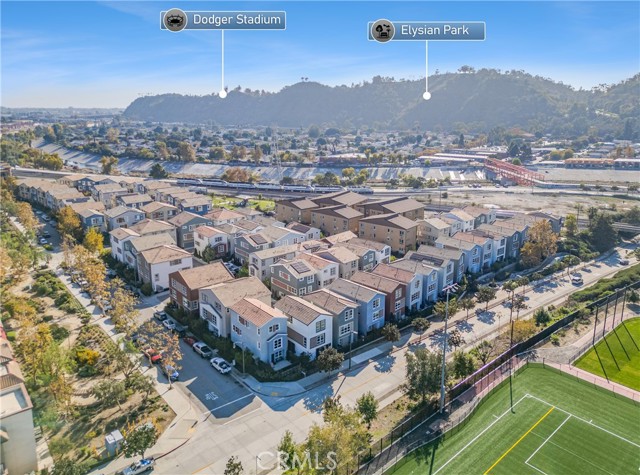 Detail Gallery Image 21 of 33 For 2700 E Chaucer #14,  Los Angeles,  CA 90065 - 4 Beds | 4 Baths